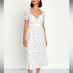 LULUS White Floral Pleated Blue Rosebud Sweetheart Neckline Midi Dress S NWT